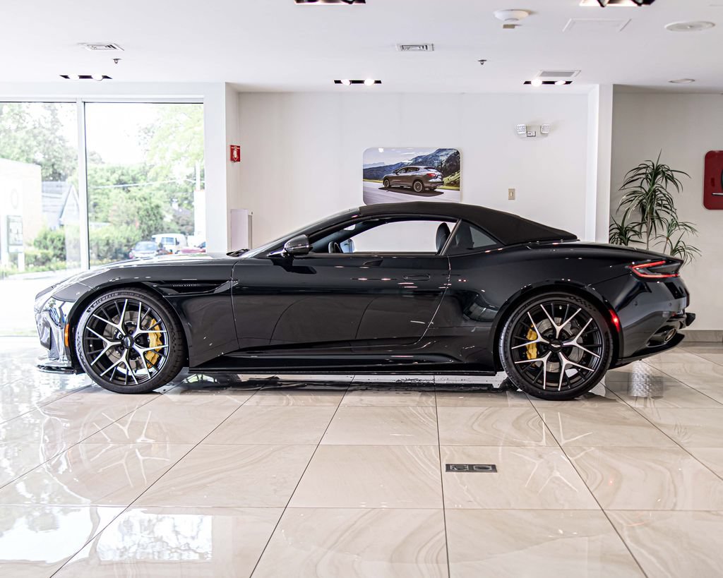 Used 2025 Aston Martin DB12 Convertible RWD image 6