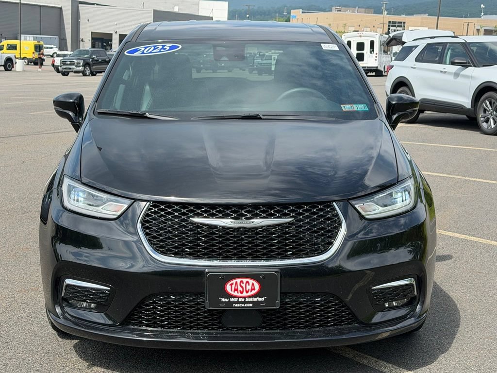 Used 2025 Chrysler Pacifica Select FWD image 22