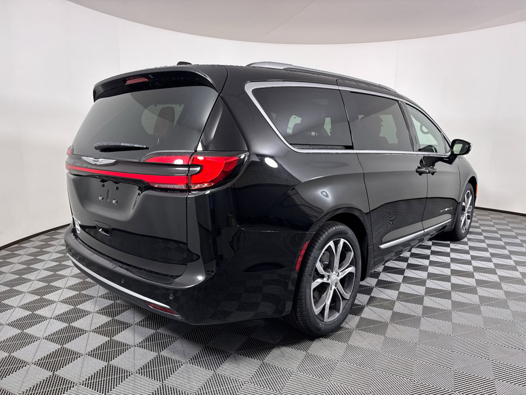 New 2026 Chrysler Pacifica Pinnacle image 19