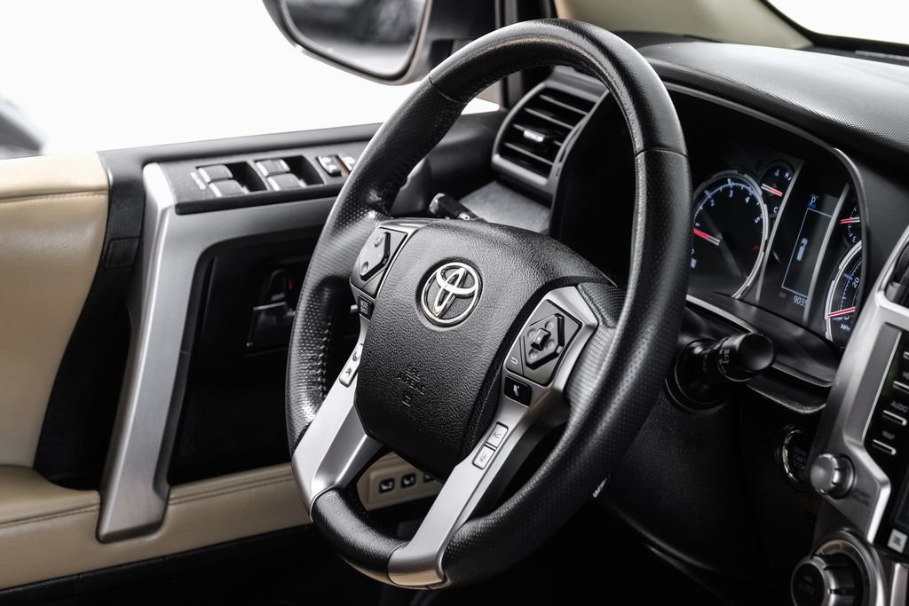 Used 2022 Toyota 4Runner Limited AWD/4WD image 12