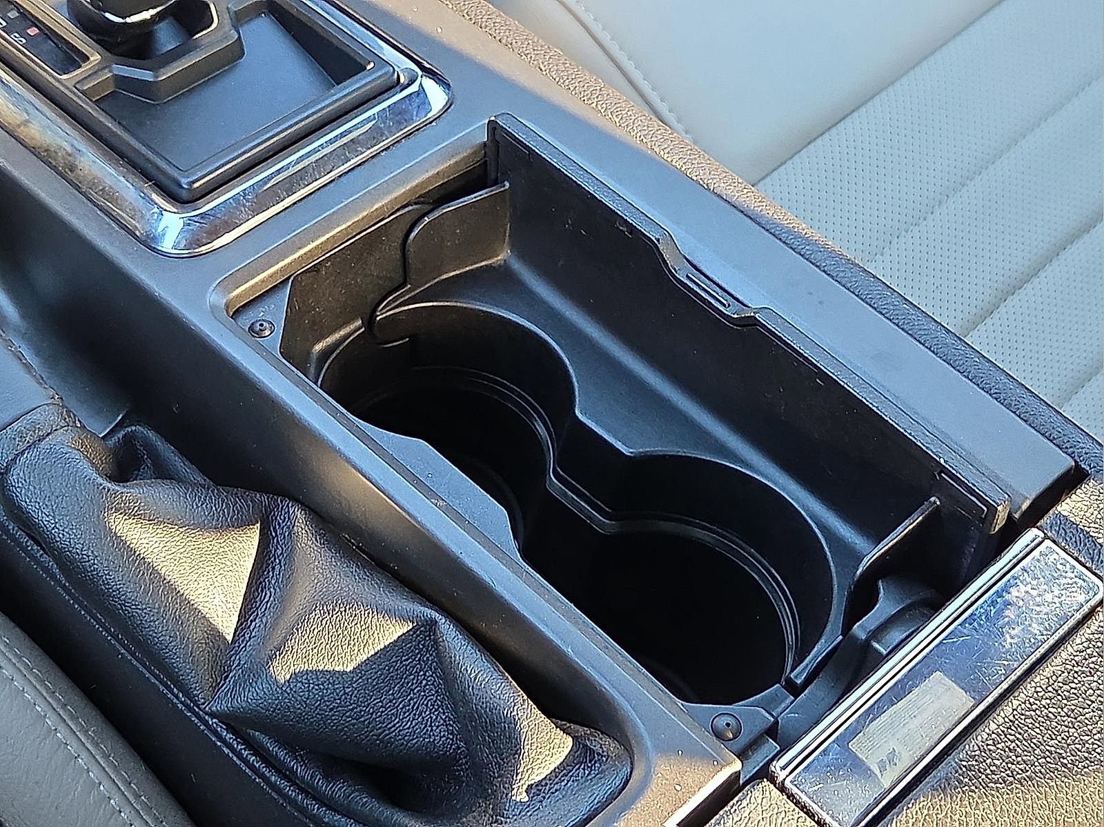 Used 2013 Ford Mustang Premium RWD image 18