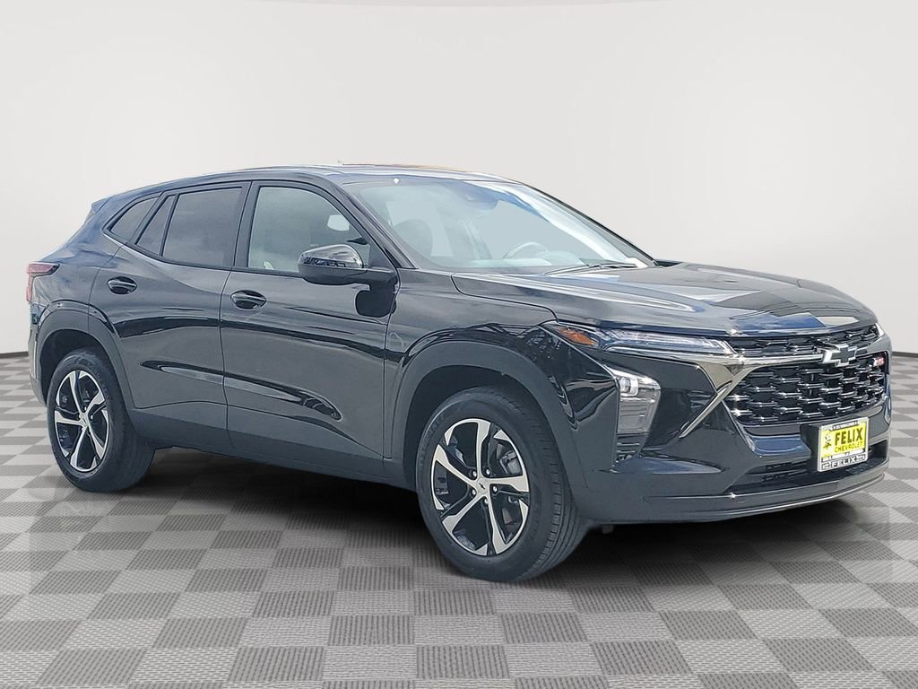 New 2026 Chevrolet Trax RS w/ Sunroof Package FWD image 3