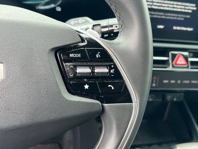 Used 2024 Kia Niro EX FWD image 24