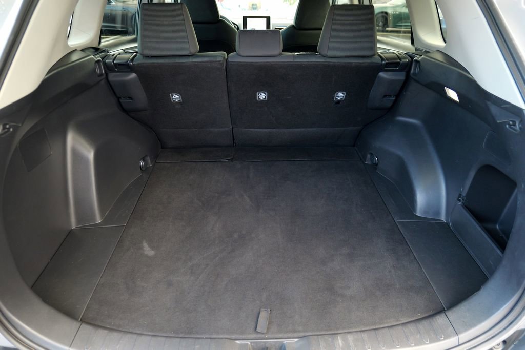 Used 2024 Toyota RAV4 LE AWD/4WD image 52