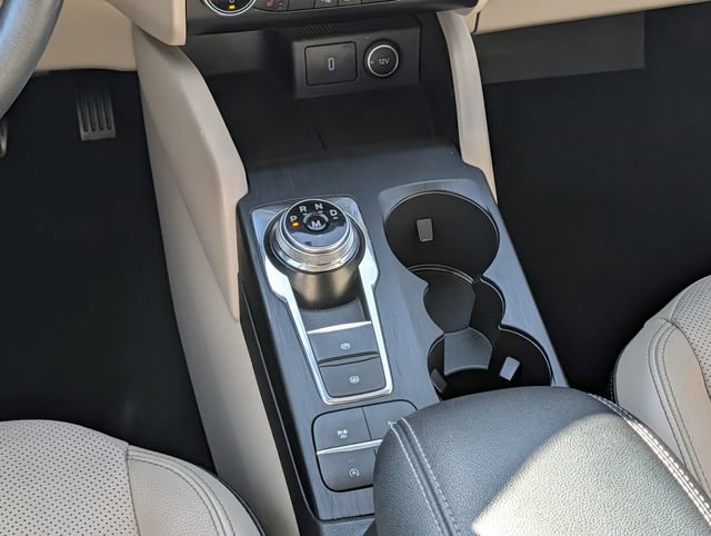 Used 2020 Ford Escape Titanium AWD/4WD image 14