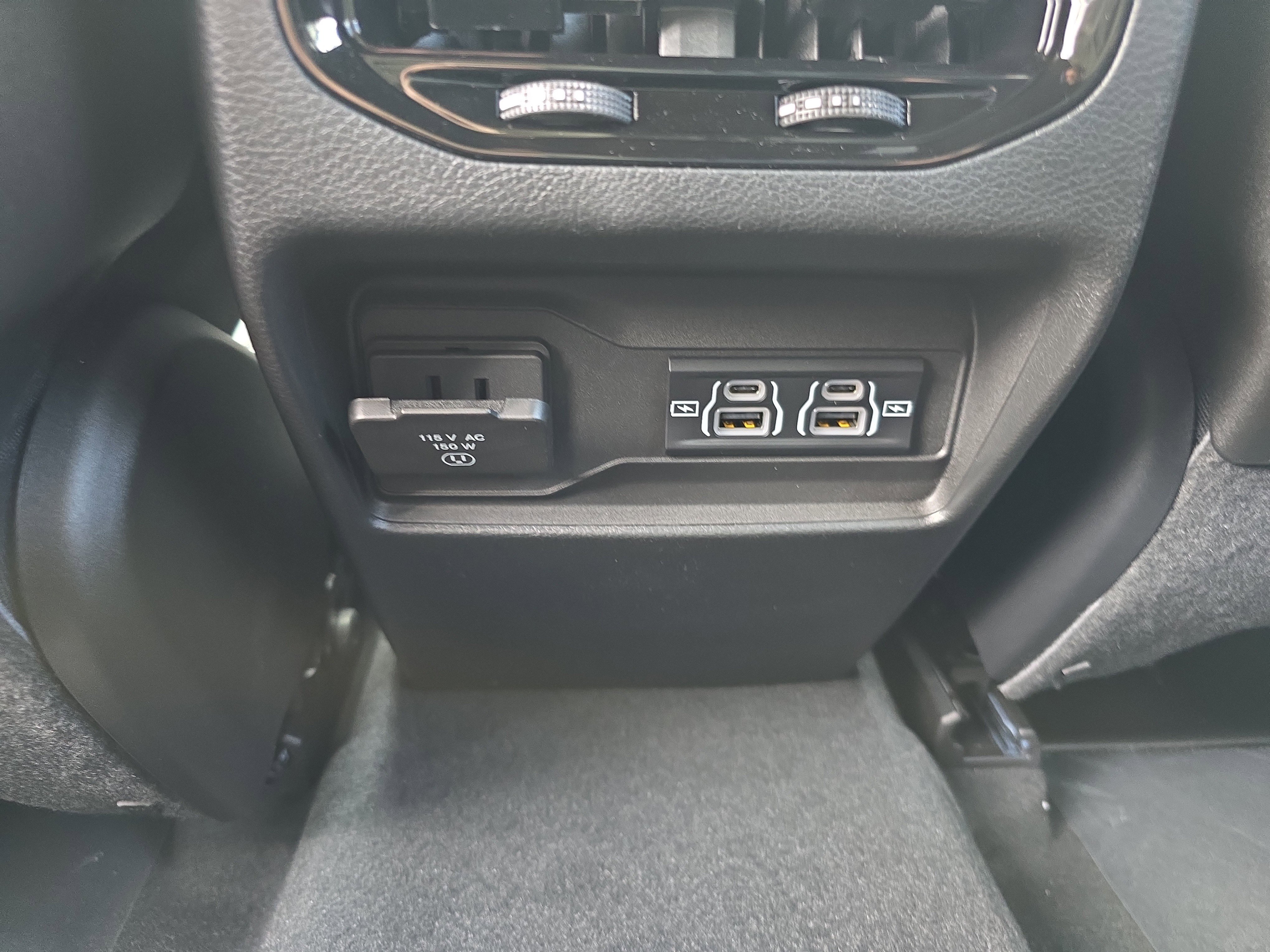 New 2025 Jeep Grand Cherokee Altitude image 16