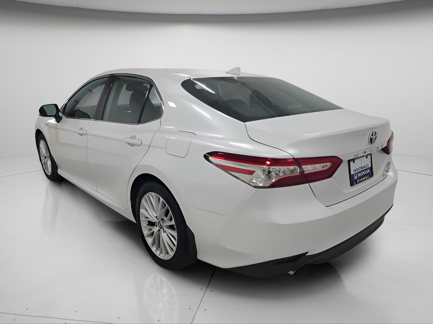 Used 2020 Toyota Camry XLE FWD image 5