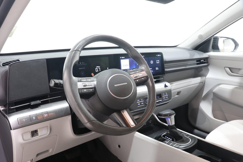 Used 2024 Hyundai Kona SEL AWD/4WD image 8