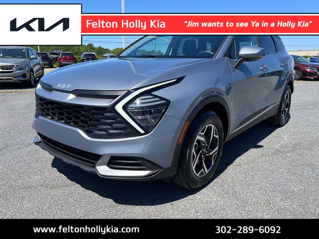 Used 2025 Kia Sportage LX FWD image 1