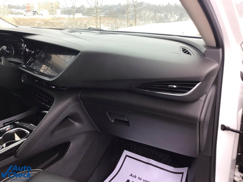 Used 2022 Buick Envision Essence w/ Safety Package image 26