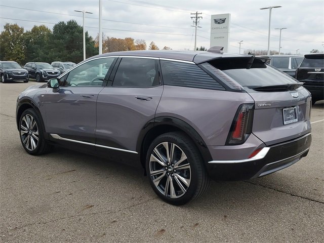 Certified 2025 Cadillac Optiq Luxury 2 w/ LPO, Floor Liner Package image 4