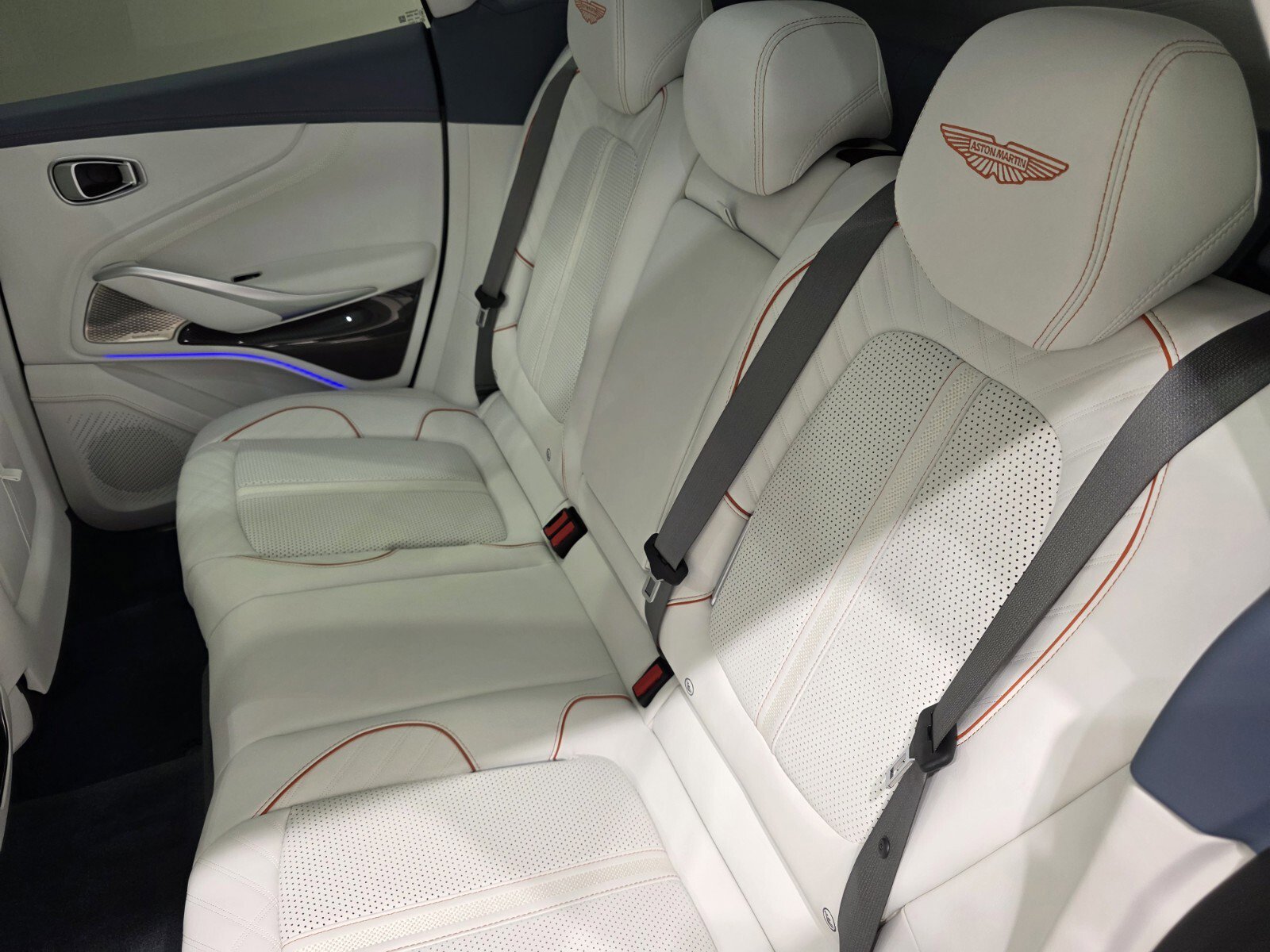 New 2026 Aston Martin DBX 707 image 21