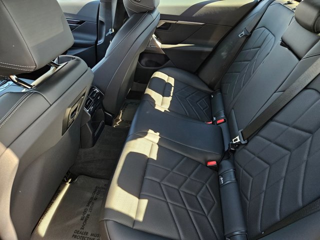 Used 2025 BMW i5 eDrive40i w/ Premium Package image 24