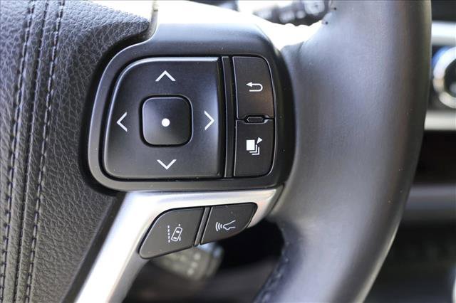 Used 2018 Toyota Highlander XLE w/ Protection Package #3 AWD/4WD image 16