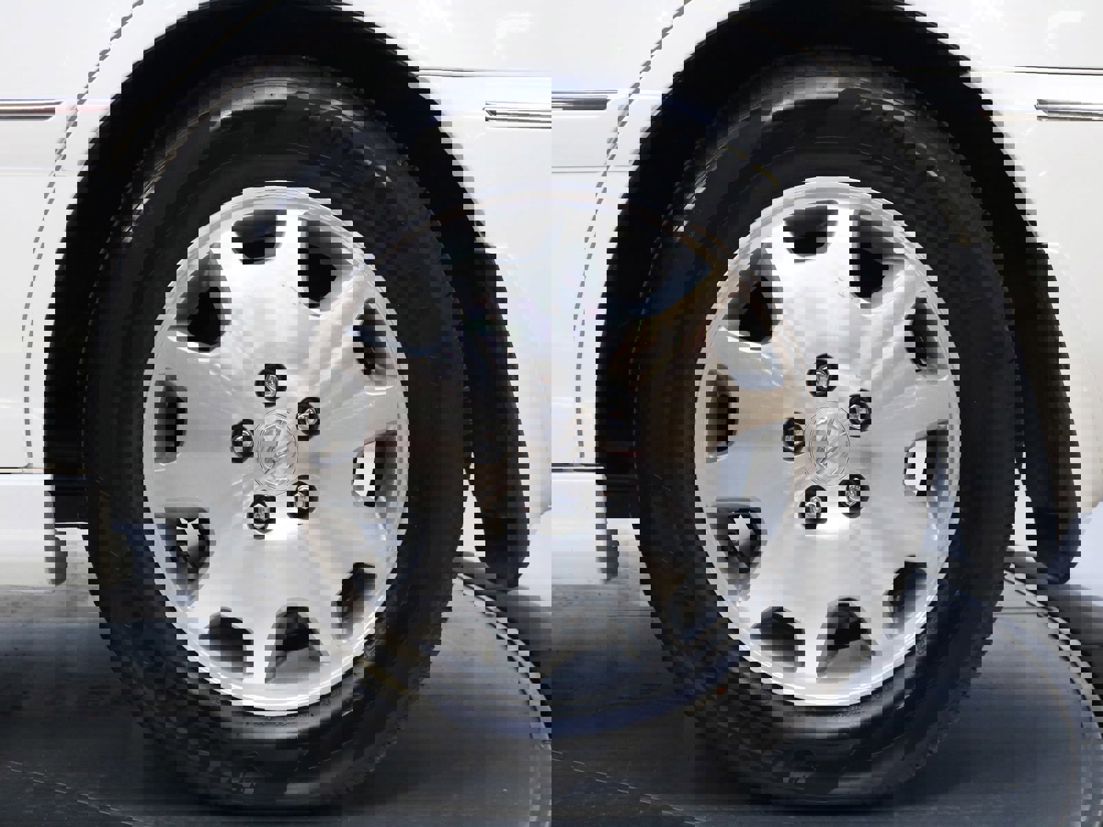 Used 2004 Acura RL w/Navigation System image 30