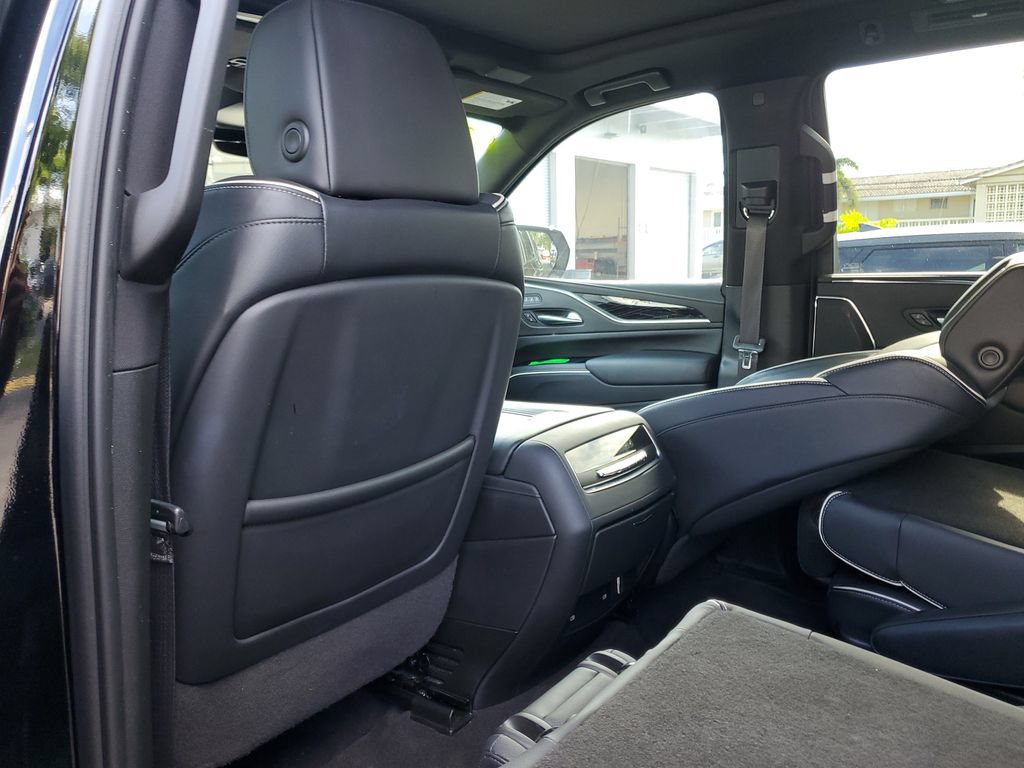 Used 2023 Cadillac Escalade Sport w/ LPO, Floor Liner Package AWD/4WD image 15