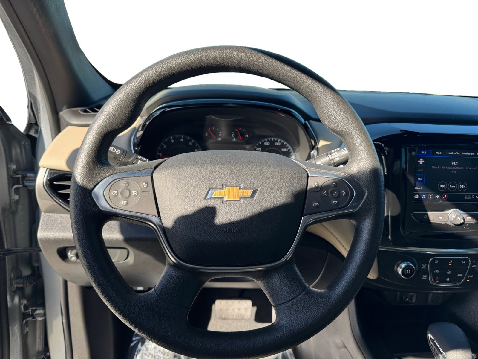 Used 2023 Chevrolet Traverse LS w/ Safety Package image 3