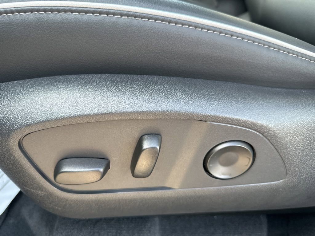 Used 2025 Buick Enclave Preferred image 18