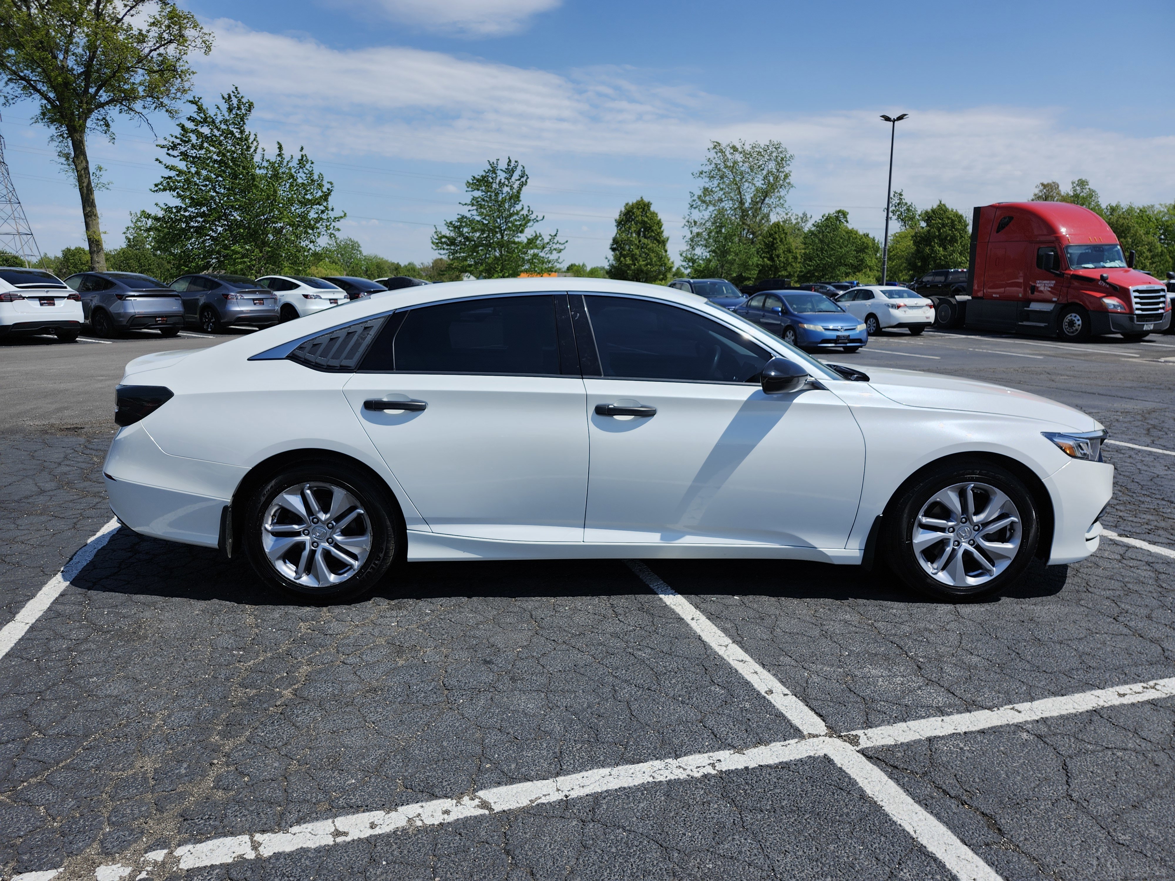 Used 2018 Honda Accord LX image 16