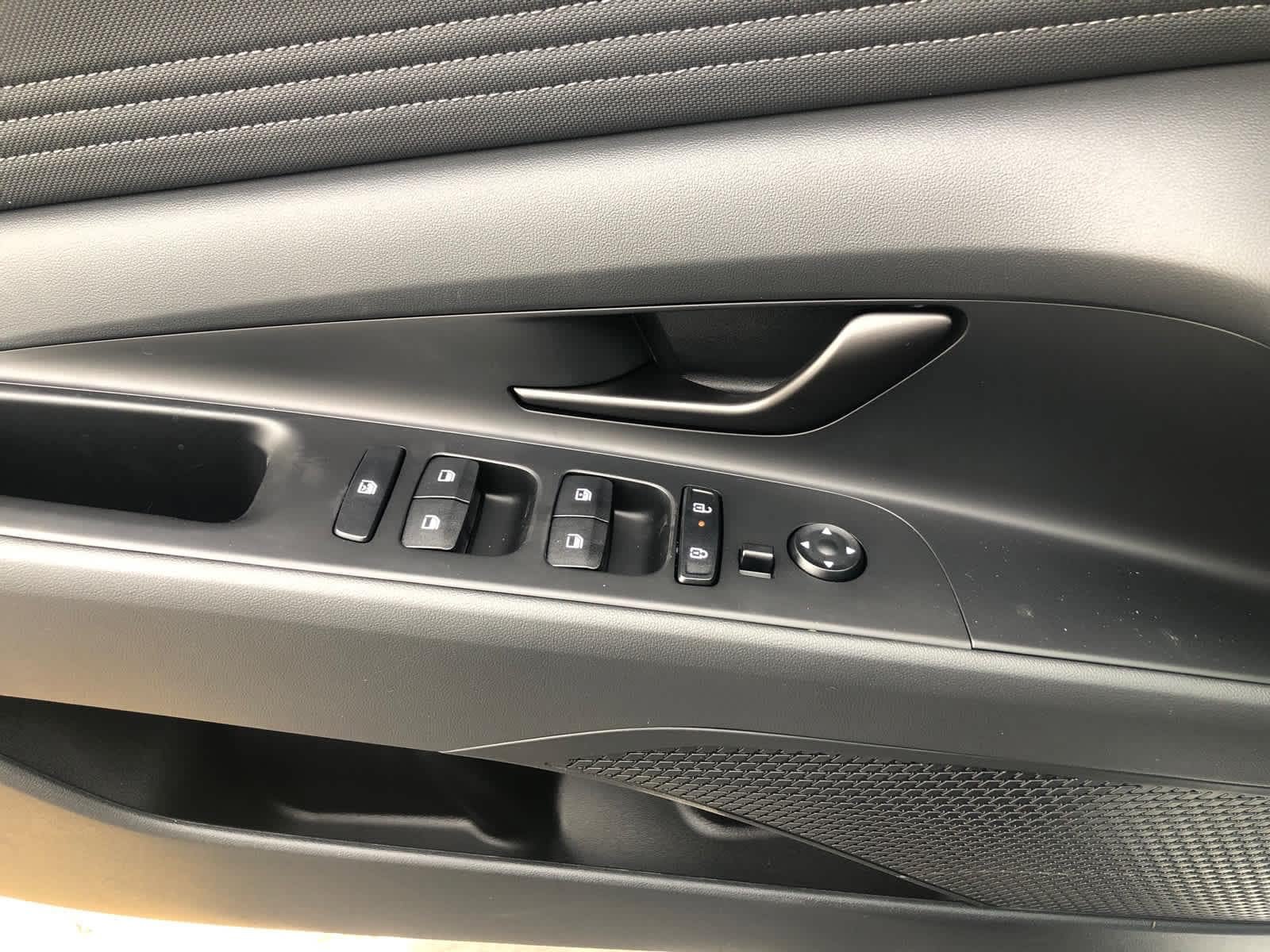 New 2026 Hyundai Elantra SEL Sport FWD image 19