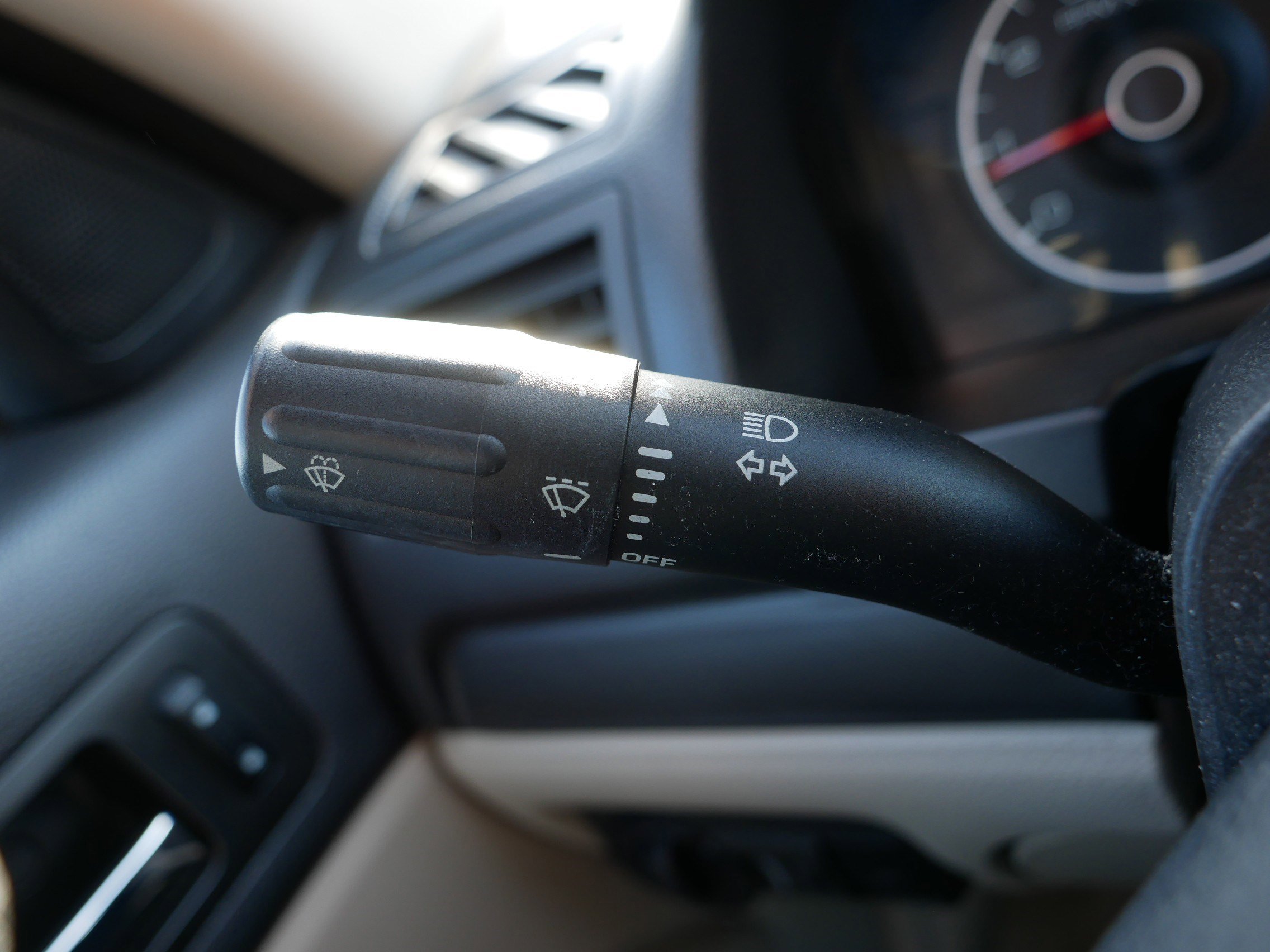 Used 2009 Ford Fusion SE FWD image 31