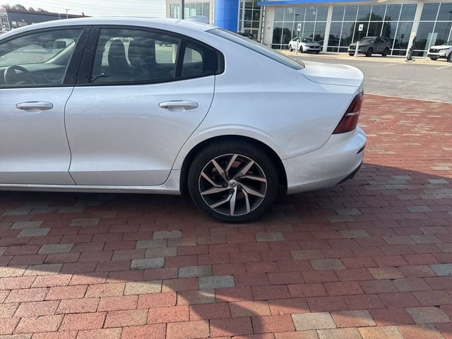 Used 2020 Volvo S60 T6 Momentum AWD/4WD image 6