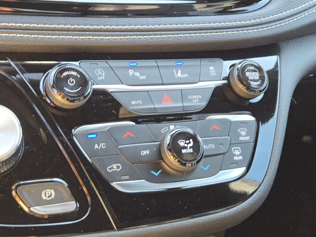 New 2026 Chrysler Pacifica Select image 26