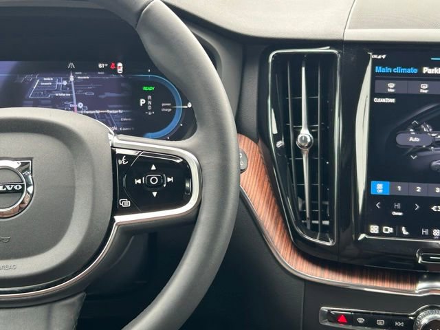 New 2024 Volvo XC60 T8 Plus AWD/4WD image 17