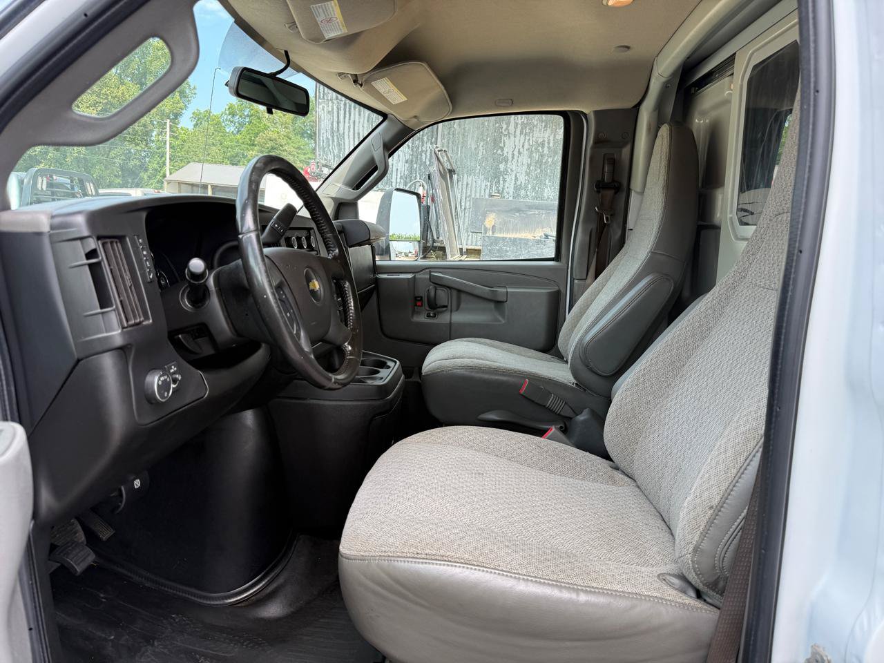 Used 2021 Chevrolet Express 3500 w/ Power Convenience Package RWD image 11
