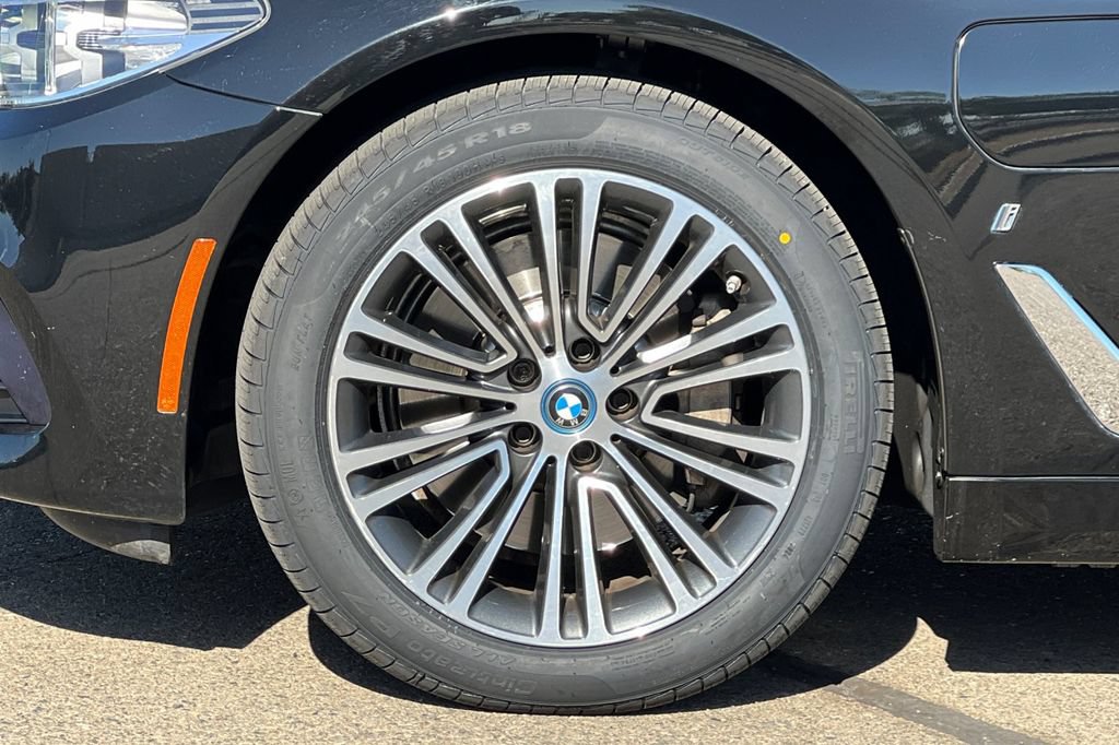 Used 2019 BMW 530e w/ Convenience Package RWD image 27
