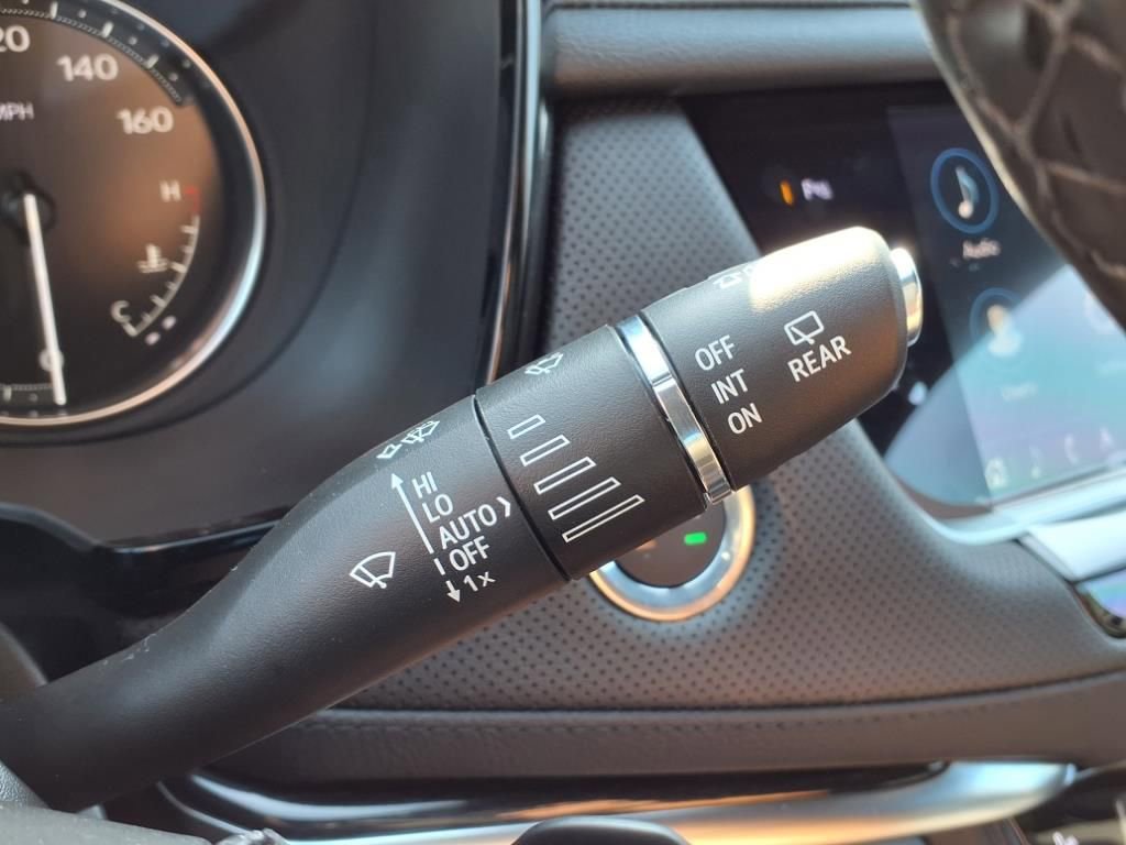 New 2025 Cadillac XT5 Premium Luxury w/ LPO, Floor Liner Package image 17