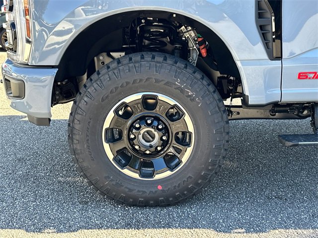 New 2026 Ford F350 Platinum w/ Tremor Off-Road Package image 11