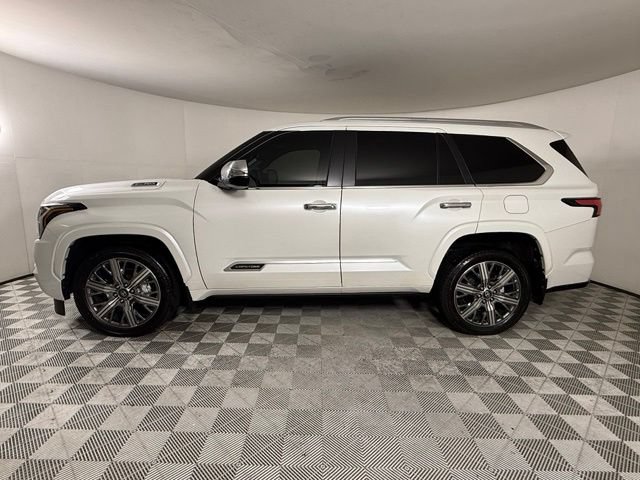 Used 2025 Toyota Sequoia Capstone AWD/4WD image 3