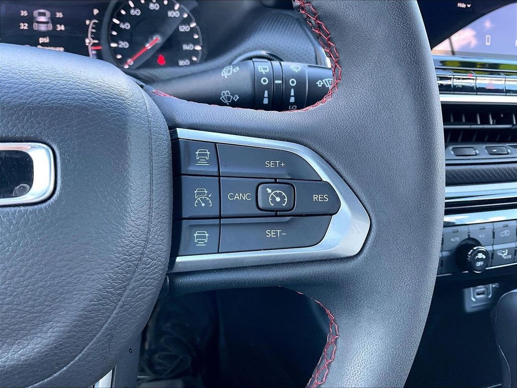 Used 2025 Jeep Compass Trailhawk image 22