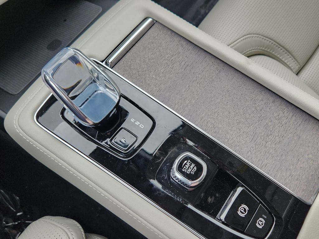 New 2026 Volvo XC90 T8 Ultra w/ Protection Package AWD/4WD image 11