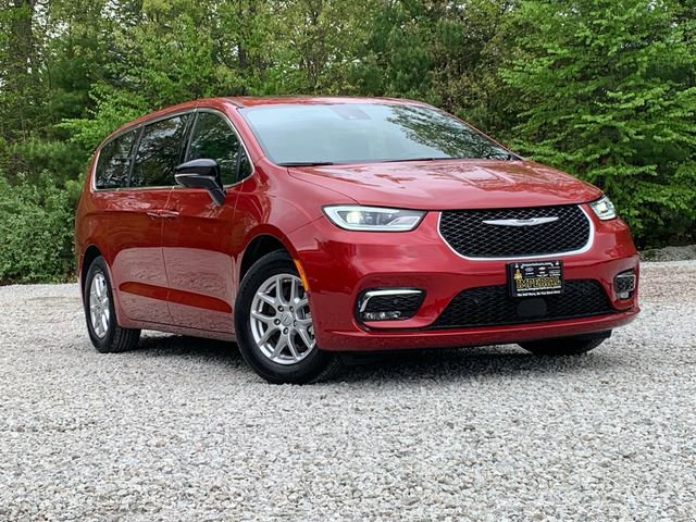 New 2026 Chrysler Pacifica Select FWD image 2
