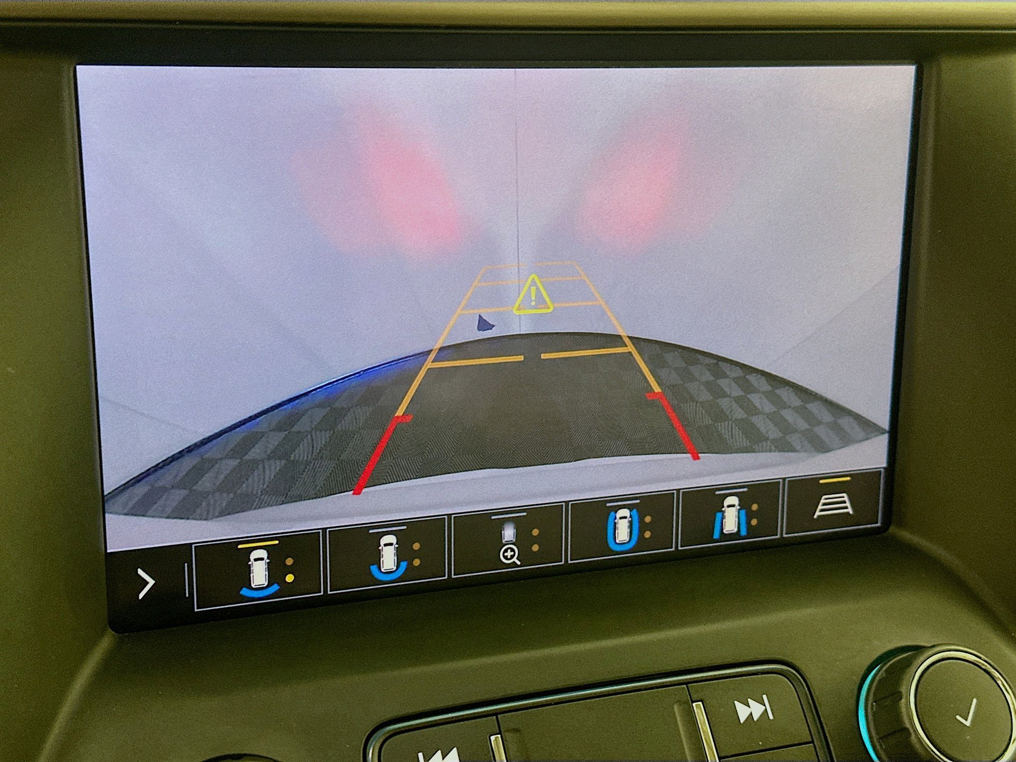 Used 2020 GMC Acadia Denali w/ Technology Package FWD image 23
