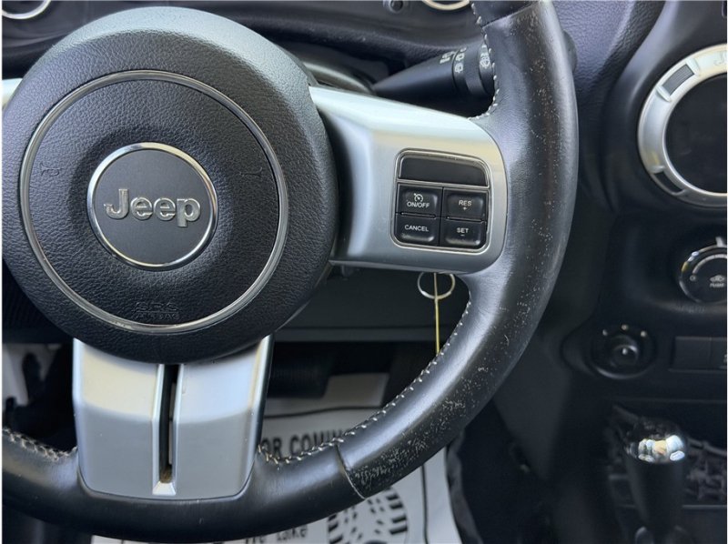 Used 2015 Jeep Wrangler Unlimited Sport AWD/4WD image 35