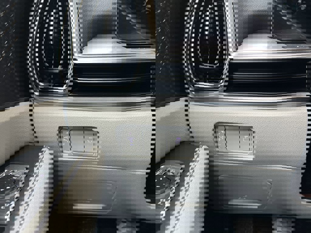 New 2026 Kia Sorento S w/ S Panoramic Sunroof Package image 28