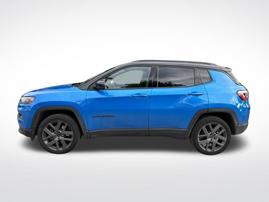Certified 2025 Jeep Compass Limited w/ Sun & Sound Group AWD/4WD image 3