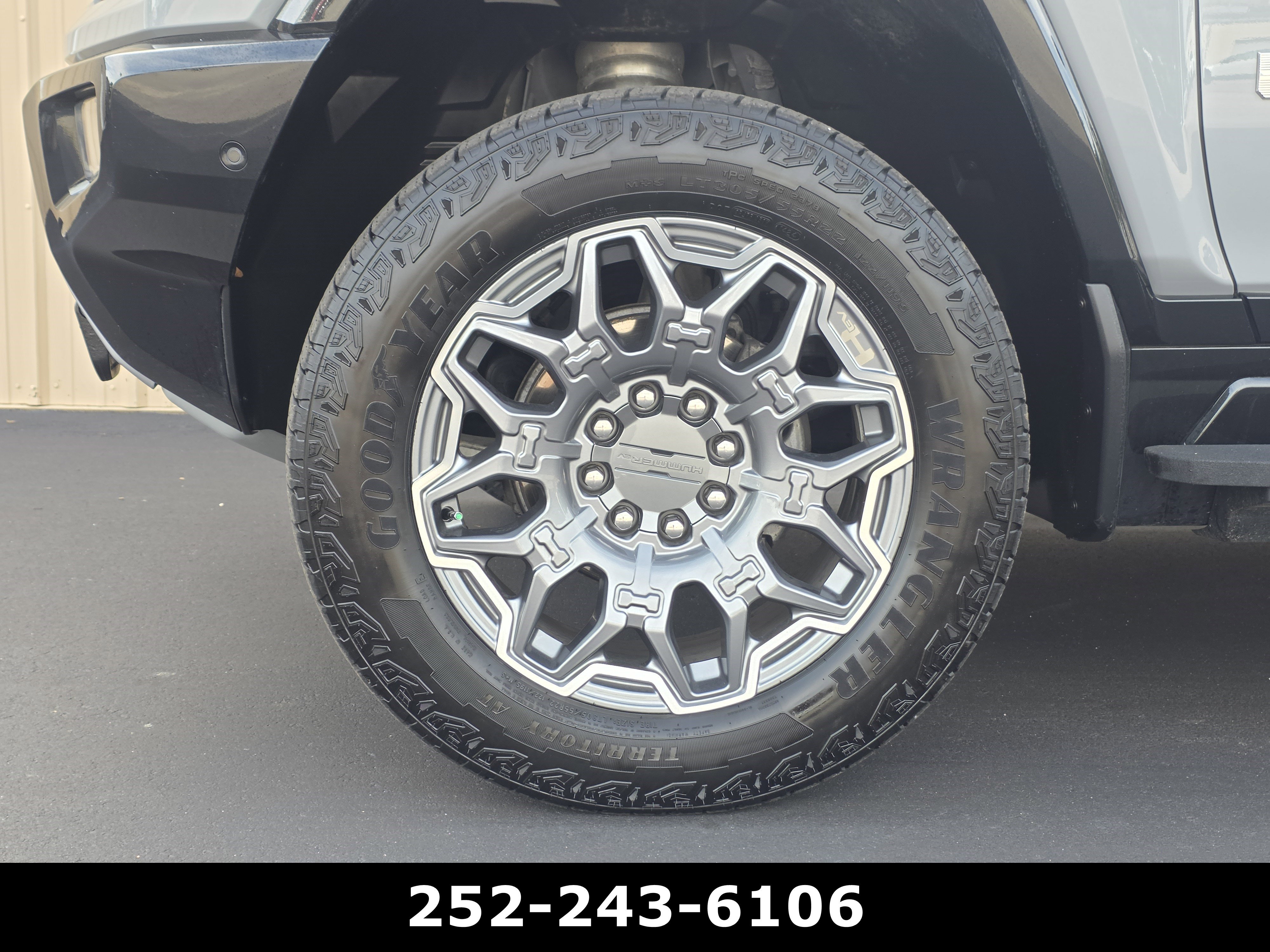 Used 2025 GMC Hummer EV 3X AWD/4WD image 52