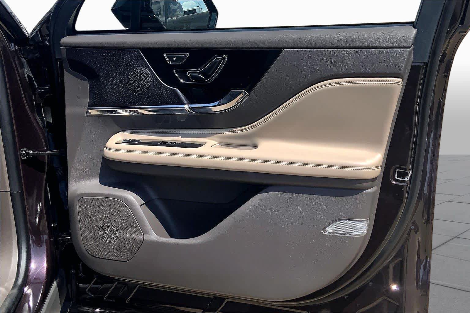 Certified 2023 Lincoln Corsair Reserve AWD/4WD image 23