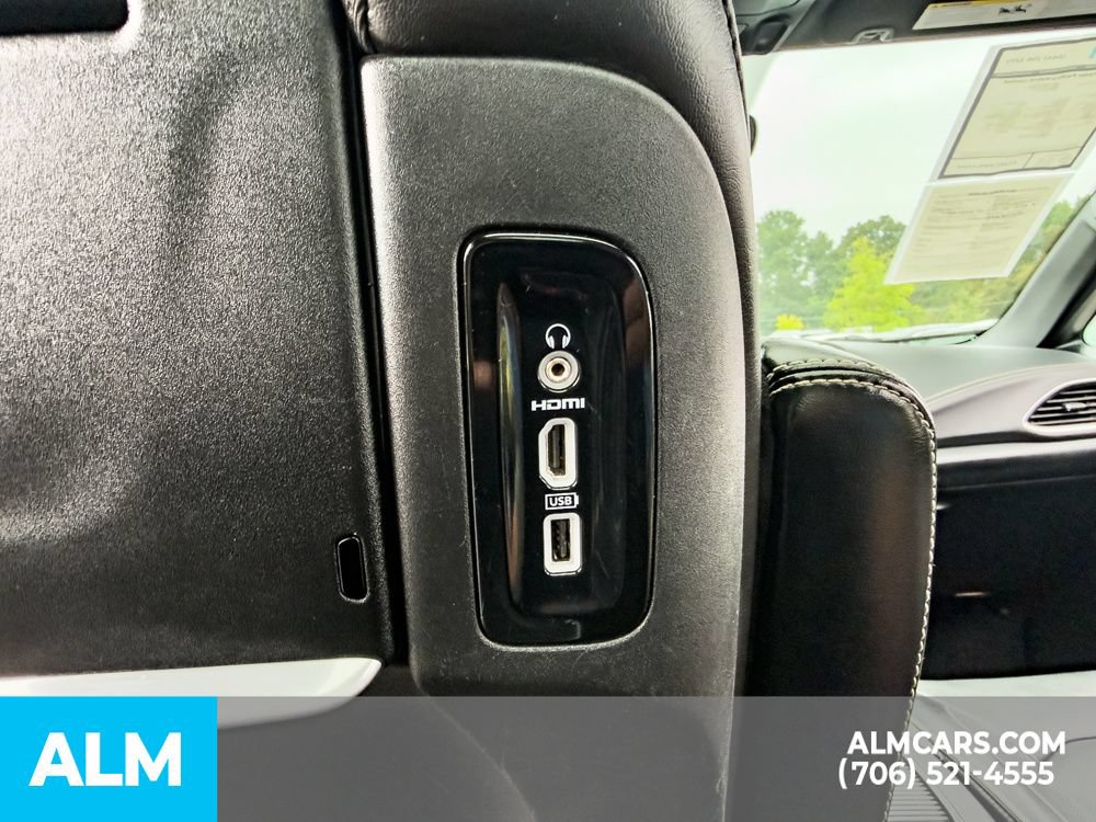 Used 2021 Chrysler Pacifica Limited w/ Uconnect Theater Family Group FWD image 22