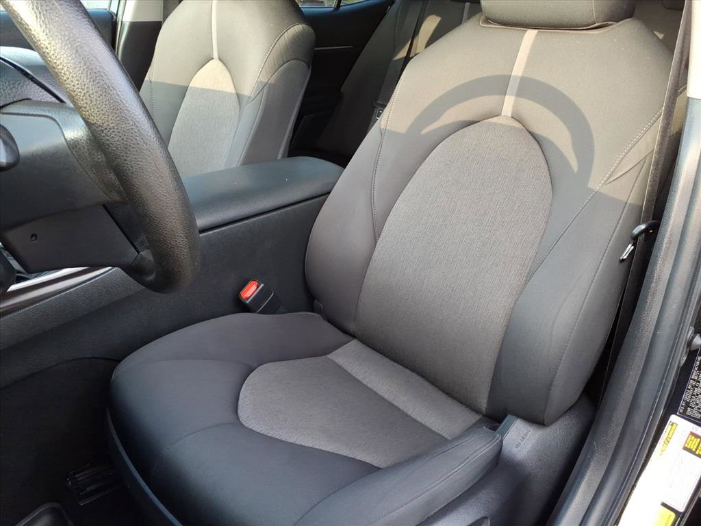 Used 2021 Toyota Camry LE w/ Convenience Package image 13