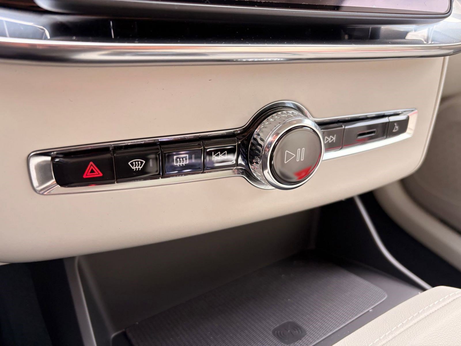 New 2026 Volvo XC90 B6 Ultra w/ Lounge Package image 19