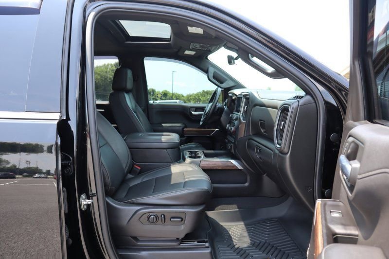 Used 2019 Chevrolet Silverado 1500 High Country w/ Technology Package image 21