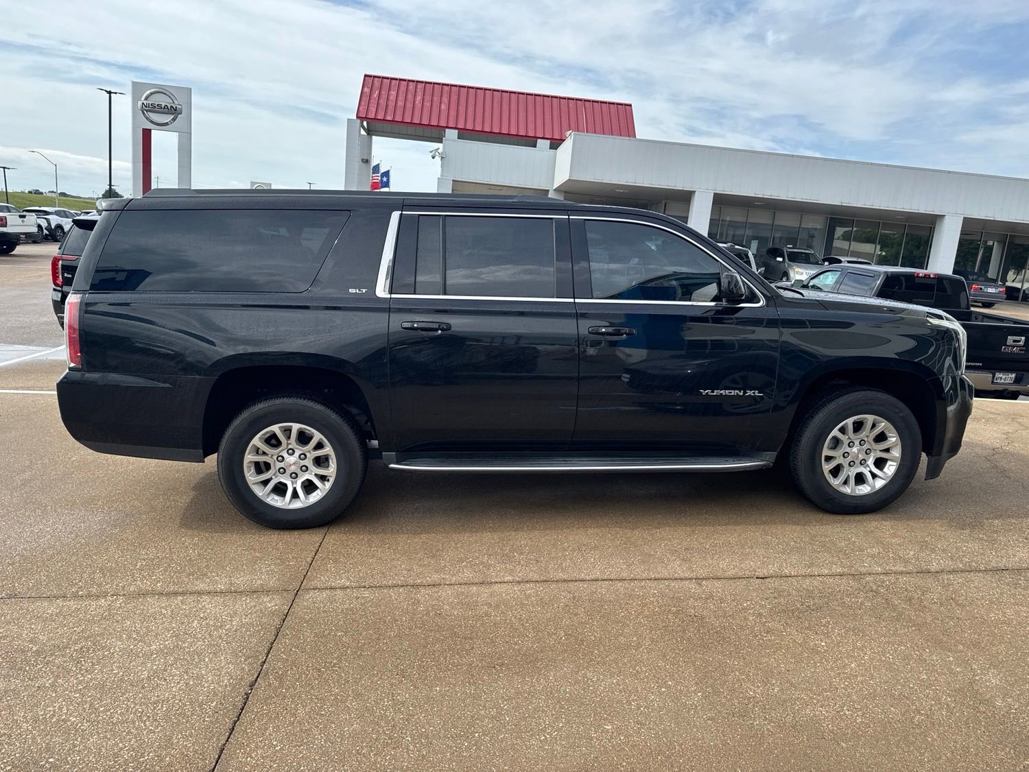 Used 2019 GMC Yukon XL SLT AWD/4WD image 6