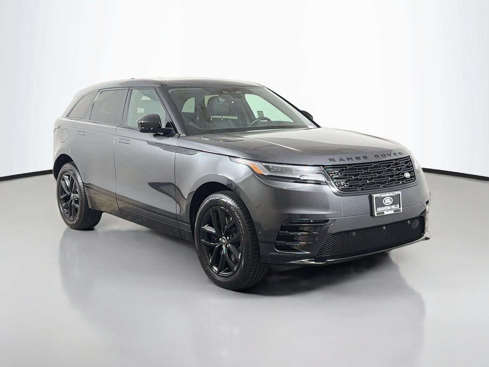 Certified 2026 Land Rover Range Rover Velar Dynamic SE AWD/4WD image 7