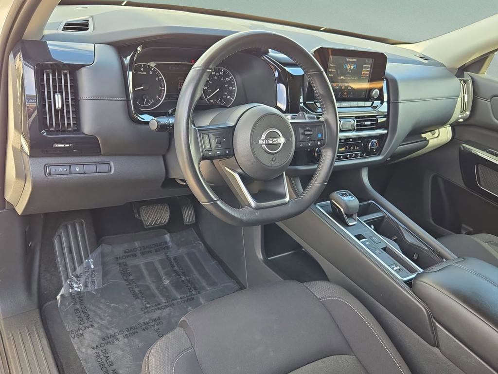 Used 2024 Nissan Pathfinder SV FWD image 35