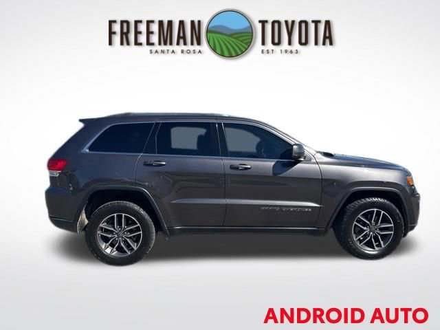 Used 2019 Jeep Grand Cherokee Laredo w/ 18" Wheel & 8.4" Radio Group image 3